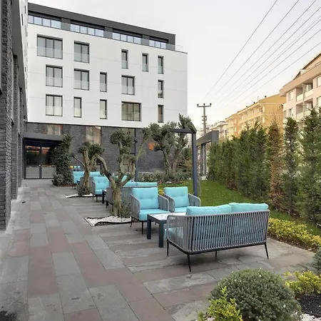 Leo Hotel