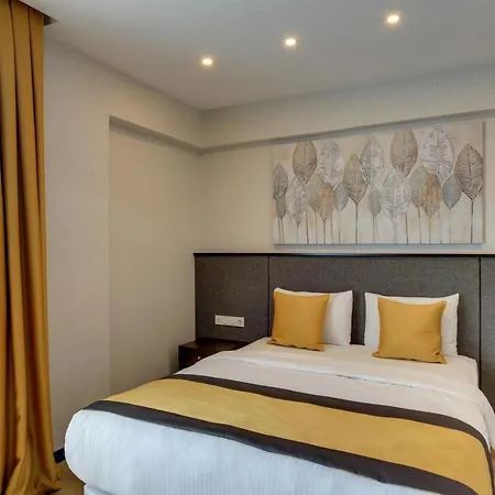 Leo Hotel